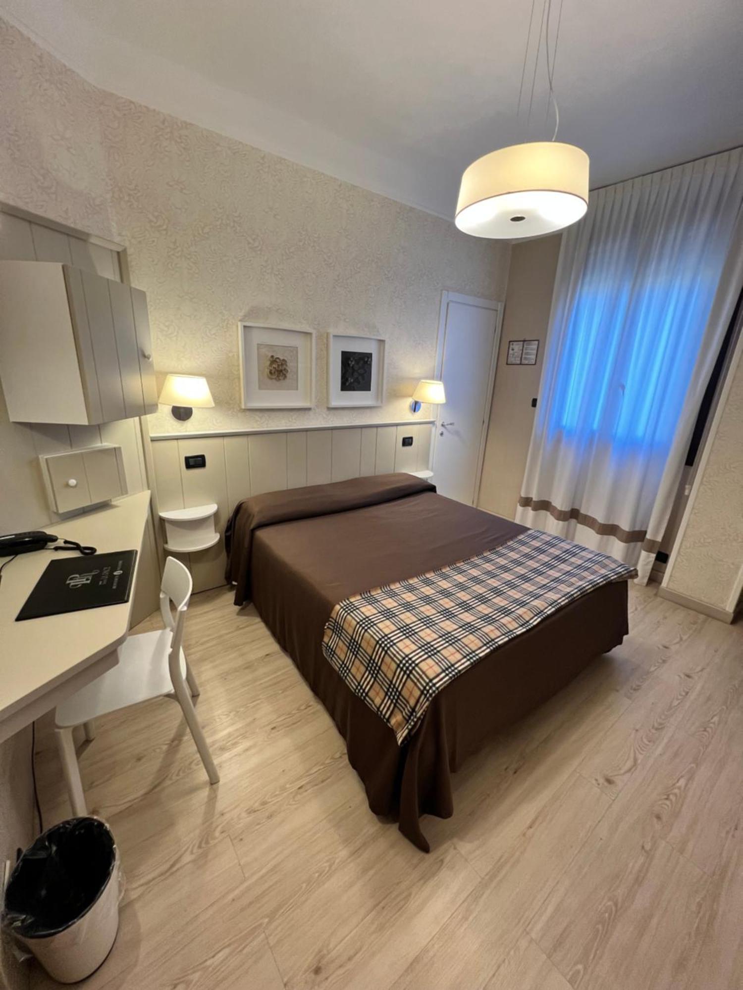 Hotel La Pace Сан Мауро Торинезе Екстериор снимка