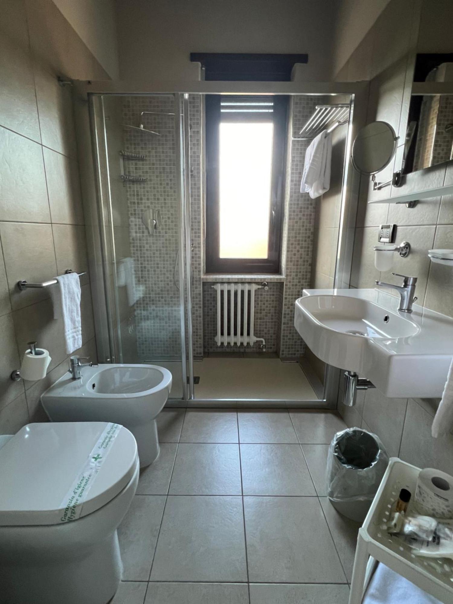 Hotel La Pace Сан Мауро Торинезе Екстериор снимка